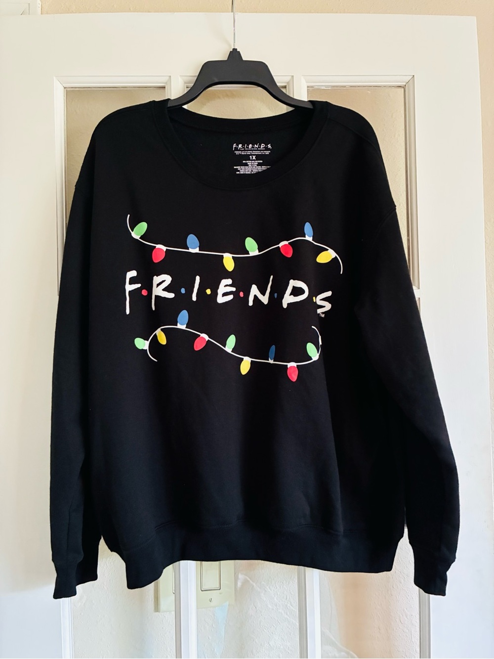 FRIENDS Black Logo Crewneck Sweatshirt - Super CUTE 🥰